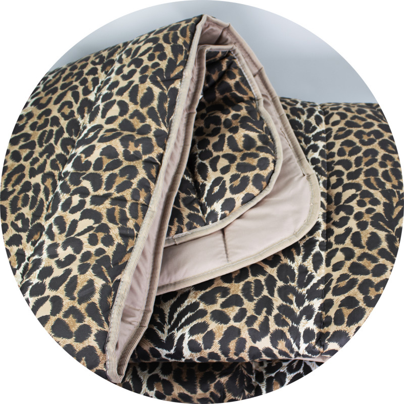 Copriletto Primaverile Estivo da 100 gr/mq Fantasia Animalier Made in Italy Mod. Leopardato