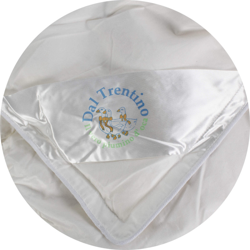 Piumino Winter in piumino d'oca al 50% e 50% Piumette disponibile in 3 misurazioni : singolo, piazza e mezza, matrimoniale.