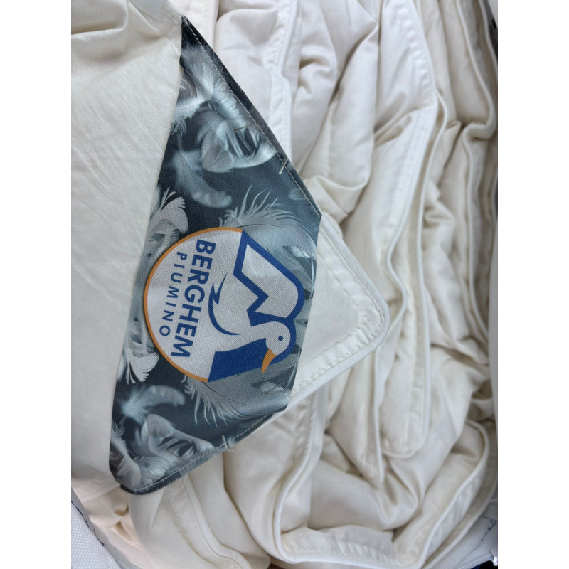 Piumino Winter in piumino d'oca al 50% e 50% Piumette disponibile in 3 misurazioni : singolo, piazza e mezza, matrimoniale.